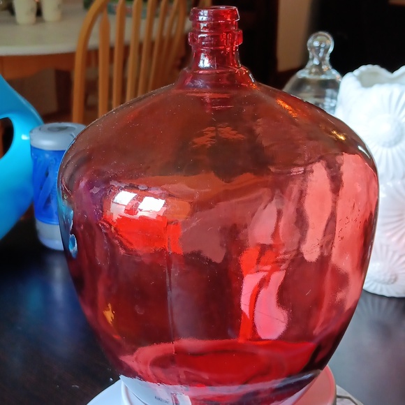 PINK GLASS WINE BOTTLE - Picture 4 of 4